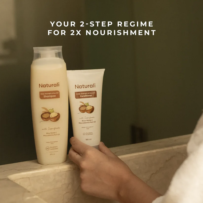 Naturali Daily Strength & Nourish Shampoo + Daily Strength & Nourish Conditioner + Comb